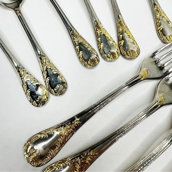 FB Rogers GOLDEN OLD VIENNA Silver Plate Gold Accent Silverware 18 Piece - Picture 2 of 4